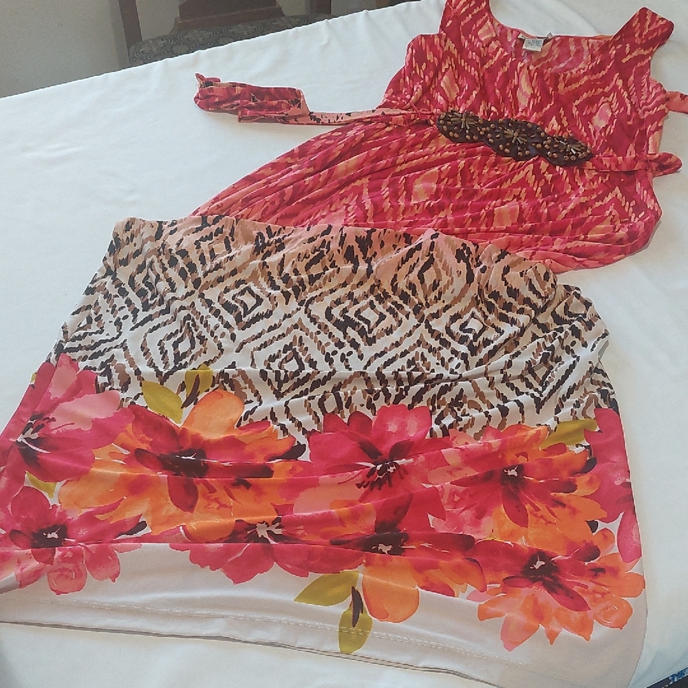 Robbie Bee Pink and Orange Floral Casual Dress.Size Large